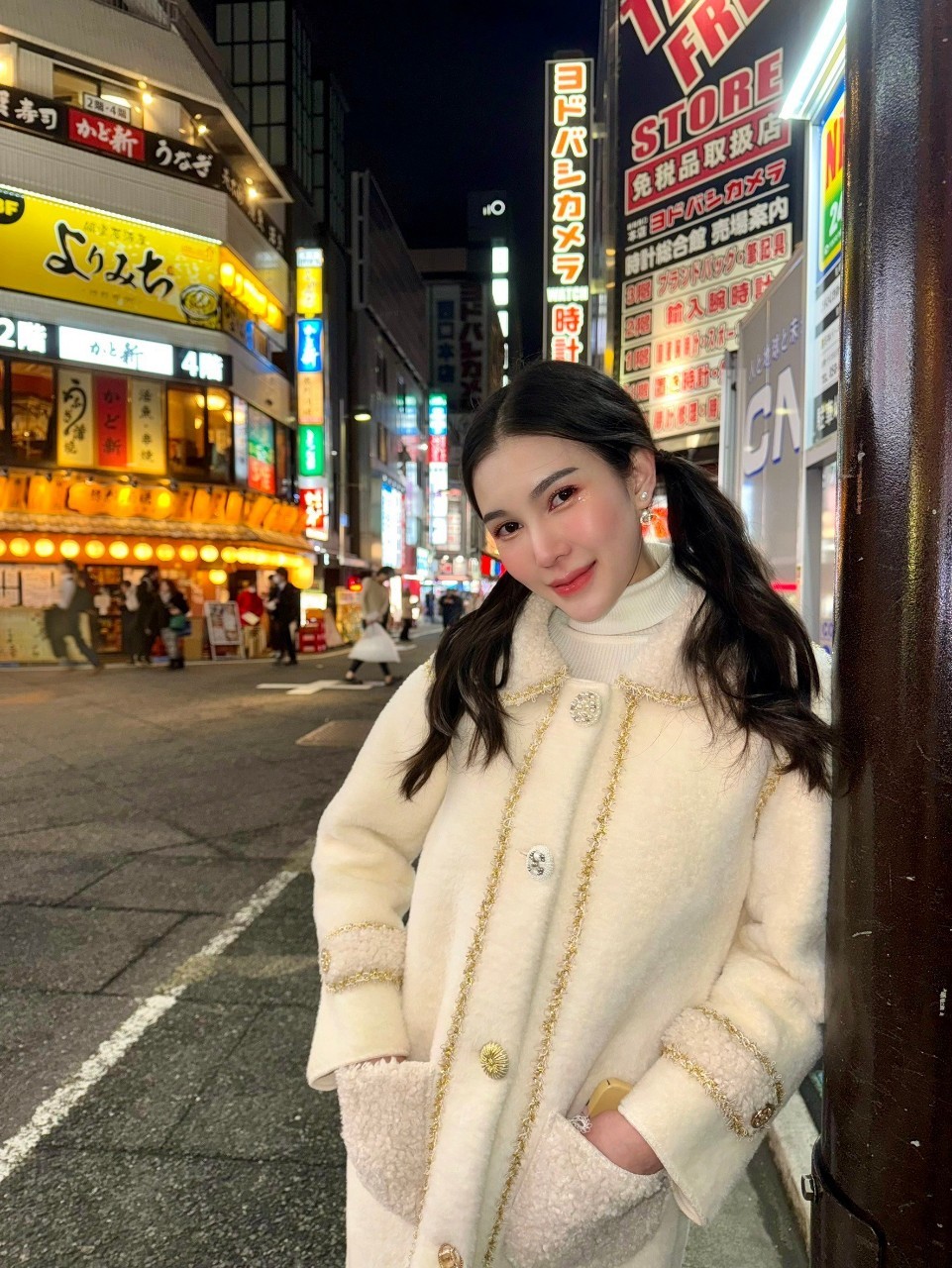 นิชา